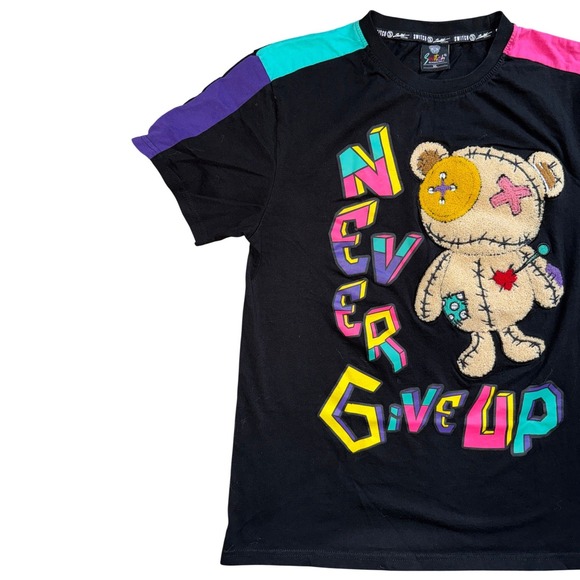 Switch Remarkable T Shirt Women Black Never Give Up Voodoo Bear Graphic Multi - Picture 3 of 8